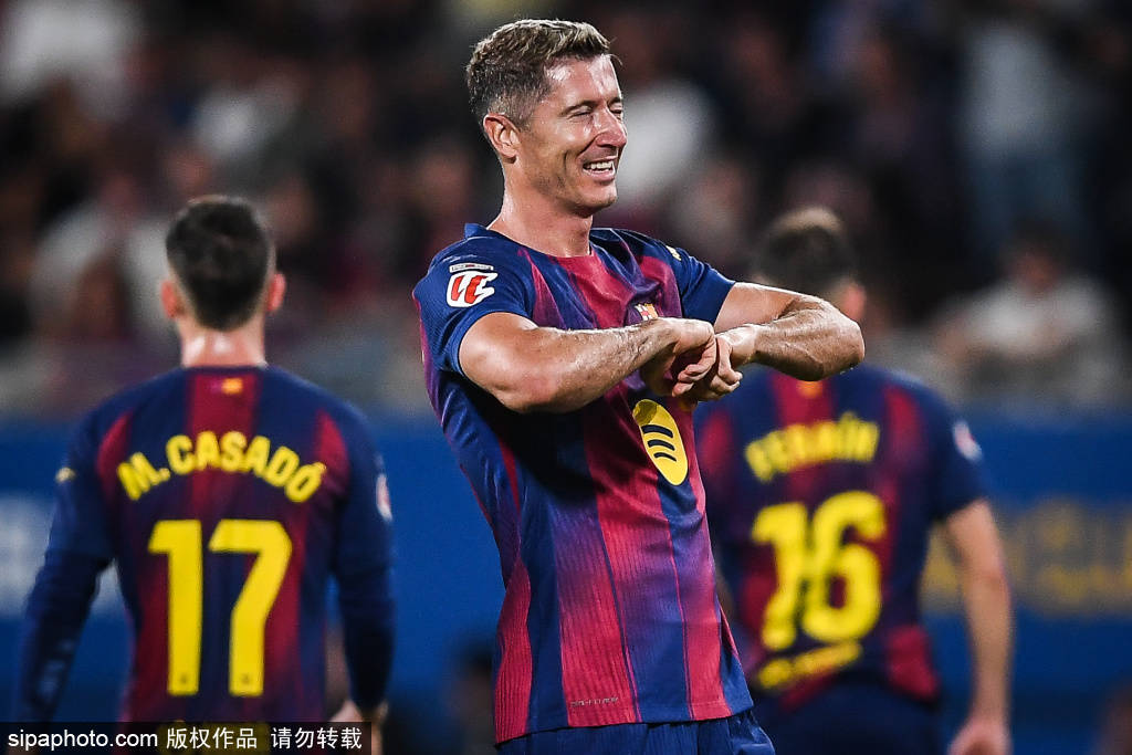 什琴斯尼：从阿森纳到巴萨的转变与冠军庆祝背后的故事