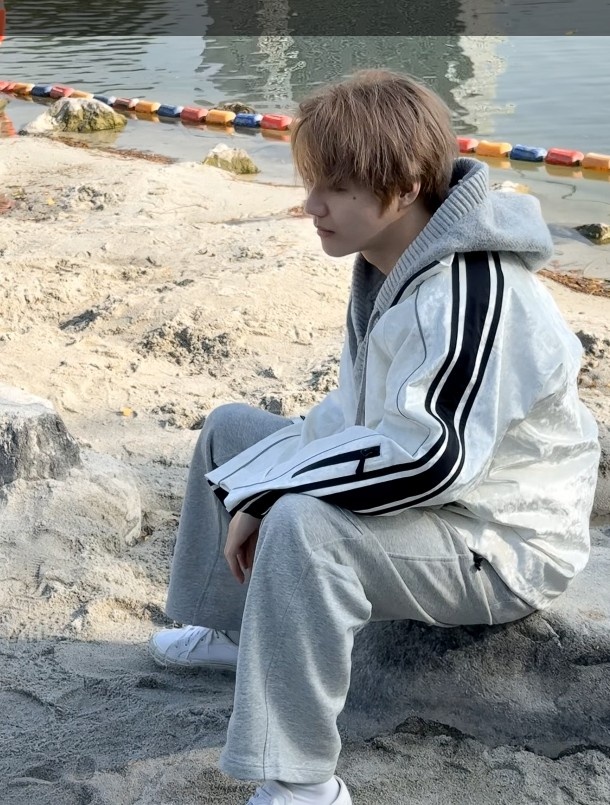 海边旅游？刘青松分享照片：快乐打卡