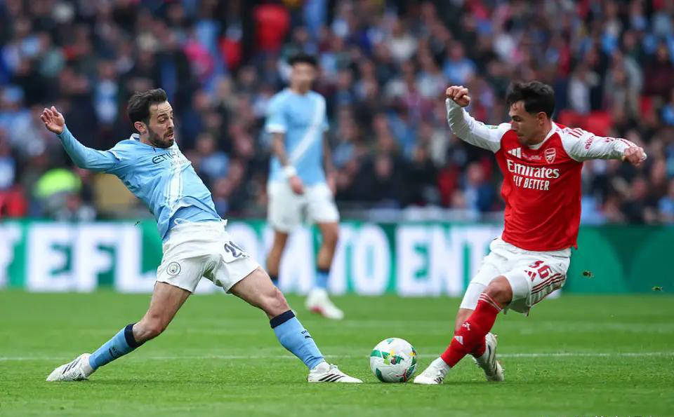 曼城中场核心B席今夏离队，巴萨尤文巴黎三强争抢成焦点